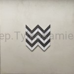 Mozaika marmurowa jodełka francuska brązowo-biała 24,1 x 29 x 1 cm matowa