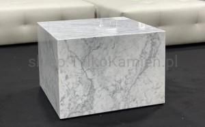 Mobilny stolik z marmuru Carrara Bianco 60x60x42h  proj. Ania Stańczyk