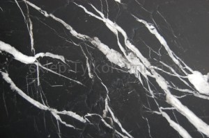 Płytki kamienne czarny marmur z białym użyleniem-szczotkowane